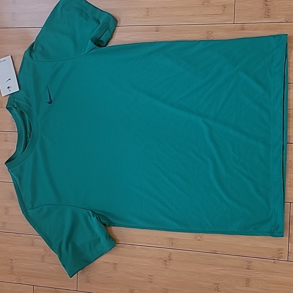 NWT Nike dri fit t shirt